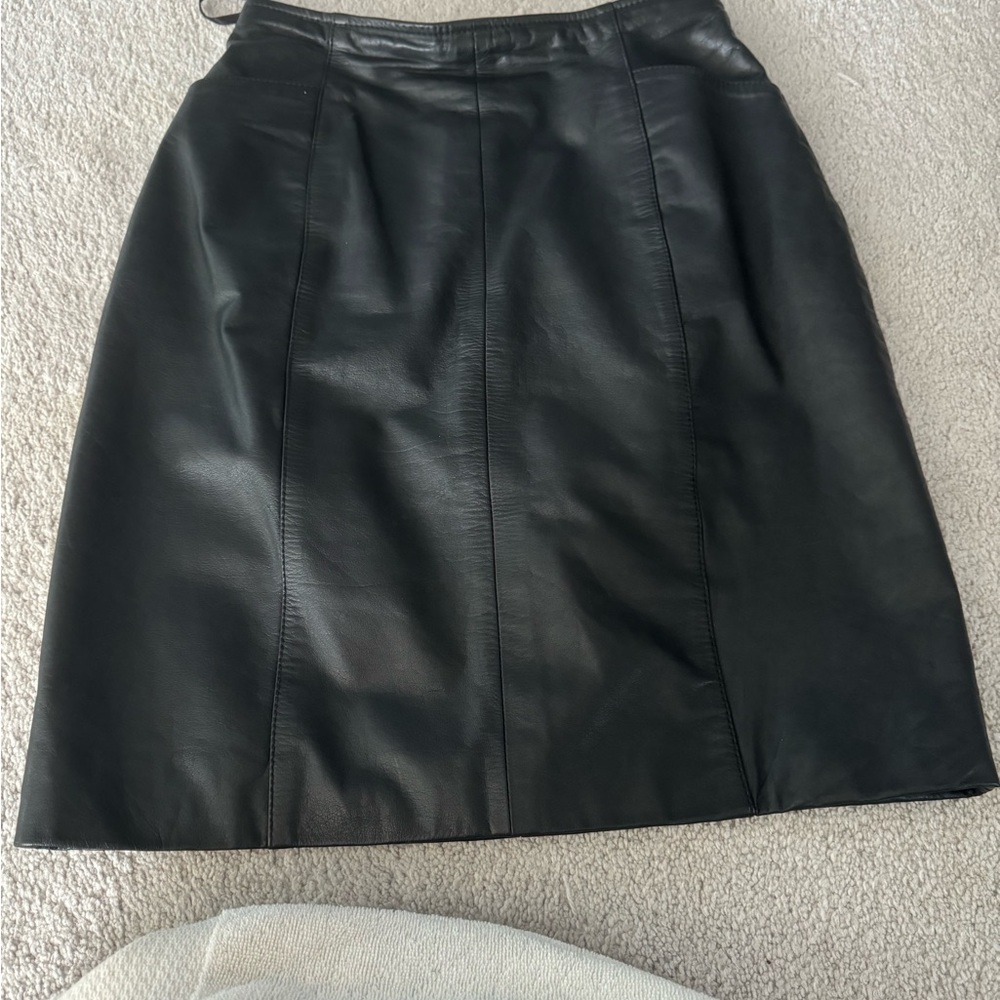 Wilsons Black Leather Skirt - Size 8